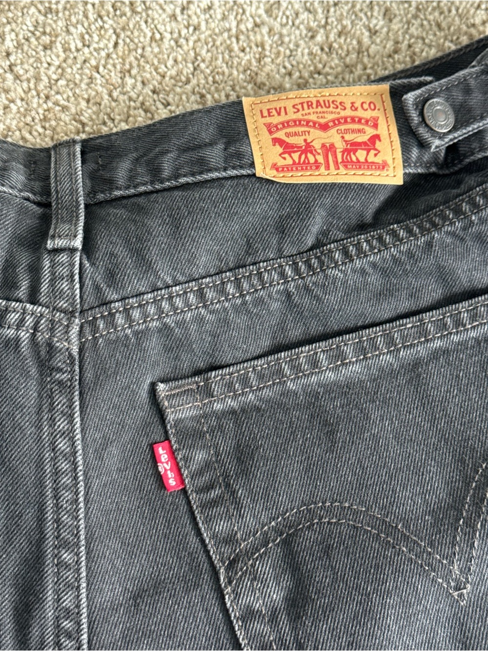 Levi’s Midi Cinch Short